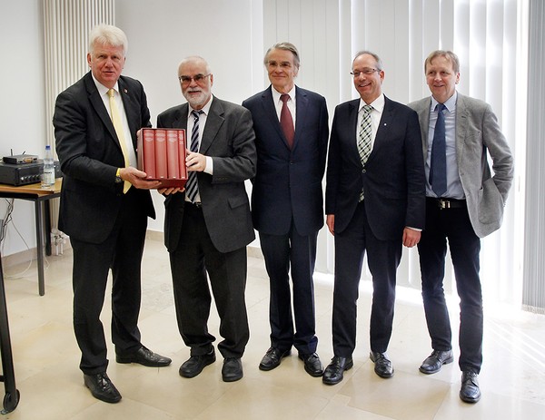 Von links: Ullrich Sierau, Professor Doktor Wilfried Reininghaus, Professor Doktor Frank Göttmann, Matthias Löb, Professor Doktor Werner Freitag